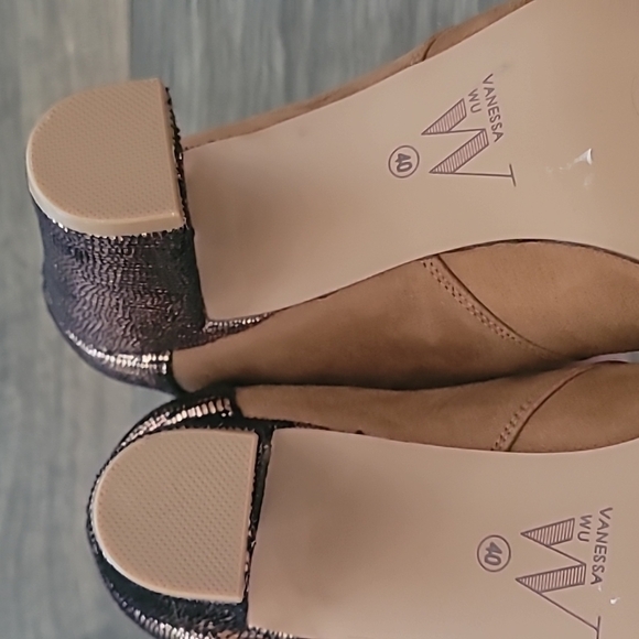 NWOT Vanessa Wu Anthropology brown suede ankle heel booties size 40 - Picture 8 of 10